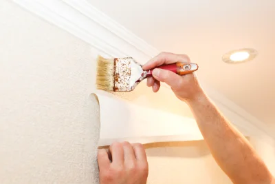 Pose de papier peint à l'Hermenault — revêtements muraux et toiles de verre